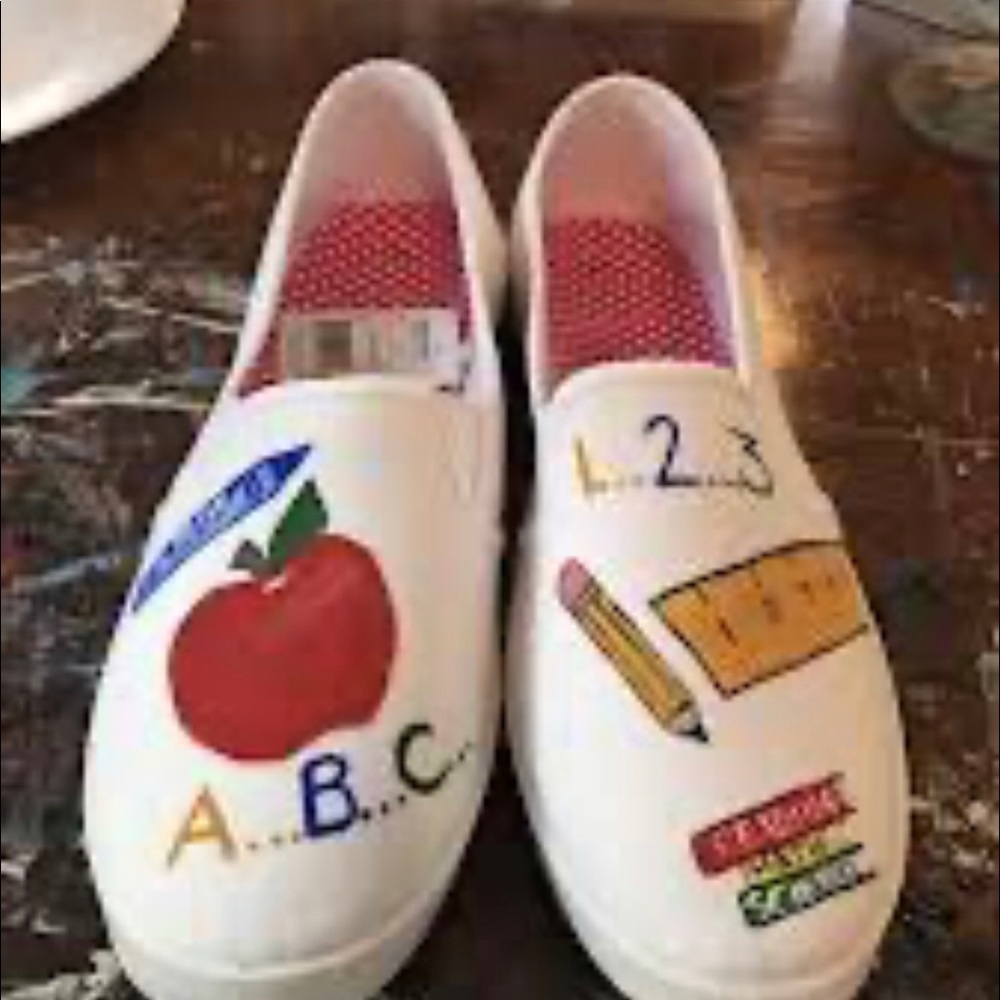 Hand painted shoes - Picture 9 of 16